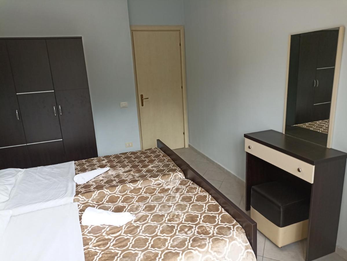 10 Apartmants Olimpia Mir Дуррес Экстерьер фото