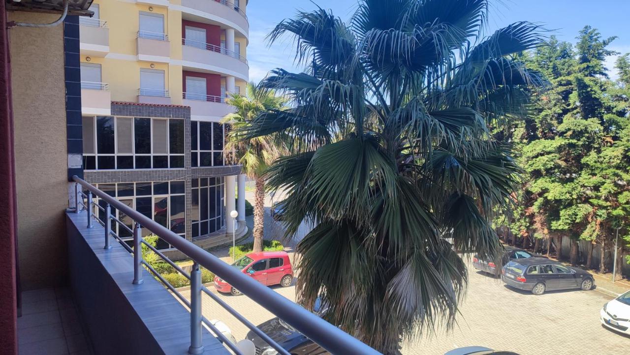10 Apartmants Olimpia Mir Дуррес Экстерьер фото